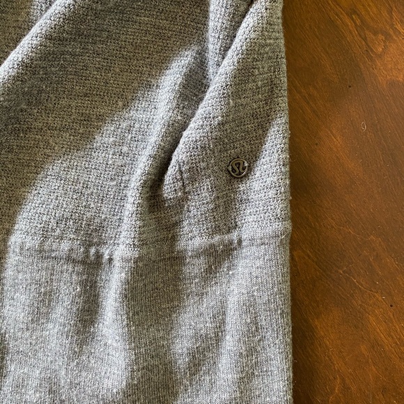 lululemon | sit in lotus wrap - Picture 7 of 12